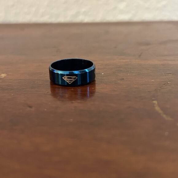 Lot Of 7 Stainless Steel Rings Sizes 9 To 12.5 Rainbow Superman - Picture 10 of 15